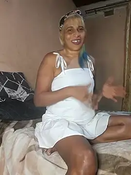 Snapshot of Goodgirlsue_77 chatting on 10-25-25, 05:30 Goodgirlsue 77 online show from 10-25-25, 05:30