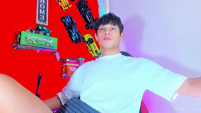 LilOwen  online show from 10-15-25, 07:03