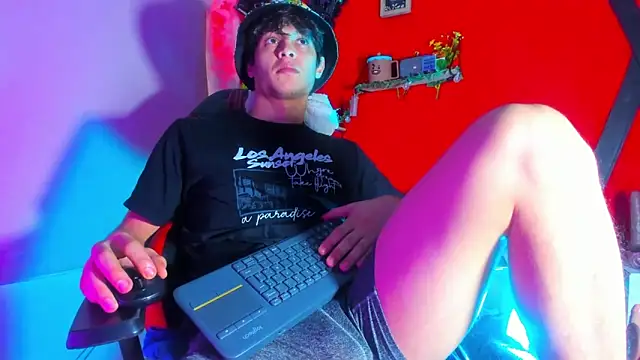 LilOwen  online show from 11-27-25, 05:15