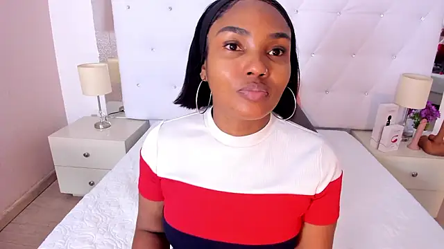 Snapshot of Isla_Scott chatting on 01-16-26, 11:25 Isla Scott online show from 01-16-26, 11:25