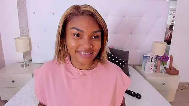 Snapshot of Isla_Scott chatting on 02-04-26, 11:27 Isla Scott online show from 02-04-26, 11:27