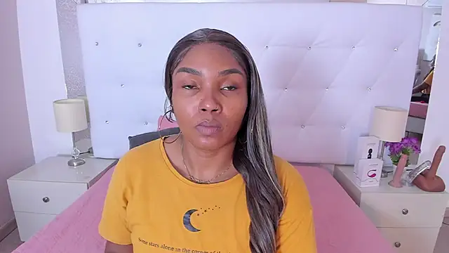 Snapshot of Isla_Scott chatting on 02-18-26, 11:28 Isla Scott online show from 02-18-26, 11:28