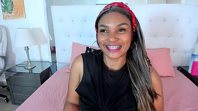 Snapshot of Isla_Scott chatting on 03-04-26, 11:38 Isla Scott online show from 03-04-26, 11:38