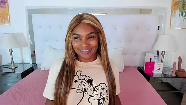 Snapshot of Isla_Scott chatting on 03-22-26, 11:24 Isla Scott online show from 03-22-26, 11:24