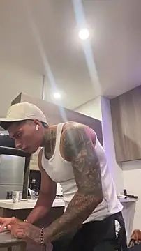 Snapshot of Dominiofit chatting on 03-30-26, 12:00 Dominiofit online show from 03-30-26, 12:00