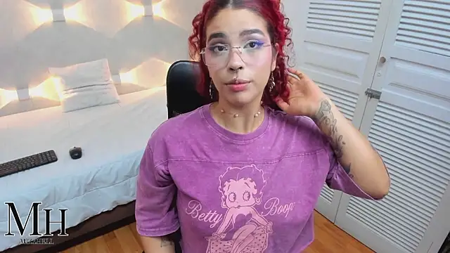 Snapshot of MizzHell chatting on 02-07-26, 03:54 MizzHell online show from 02-07-26, 03:54