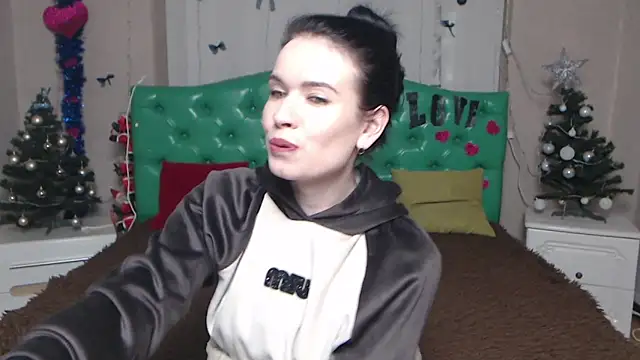 JasmineKouch online show from 01-14-26, 06:46