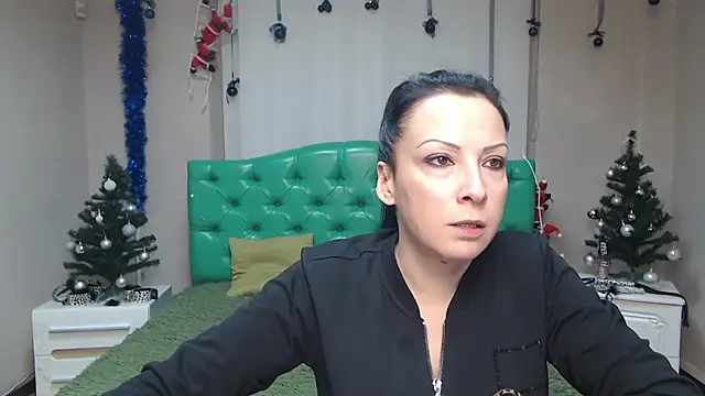 Snapshot of ElizabethSho chatting on 01-18-25, 06:32 ElizabethSho online show from 01-18-25, 06:32