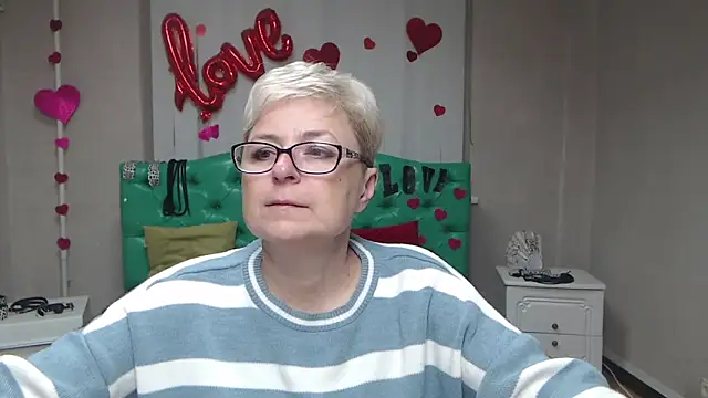 EmiliaGree online show from 09-30-25, 05:07