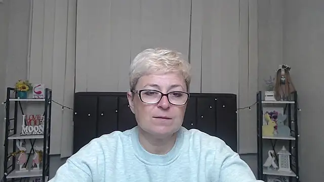 EmiliaGree online show from 10-10-25, 05:06