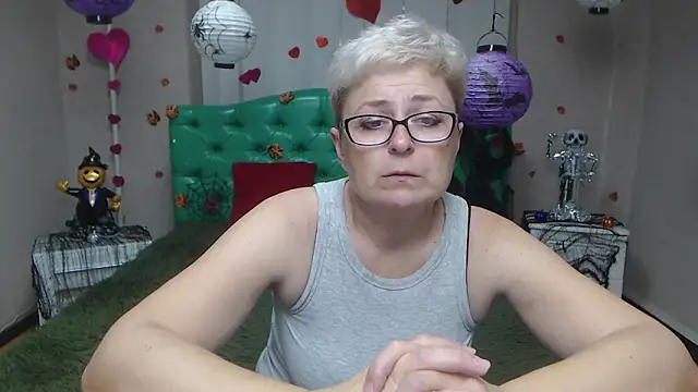 EmiliaGree online show from 10-29-25, 06:09