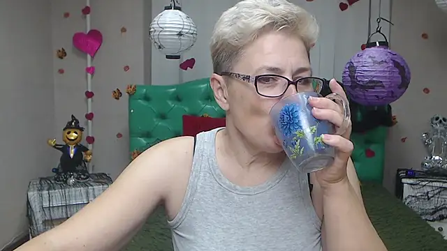 EmiliaGree online show from 11-11-25, 06:19