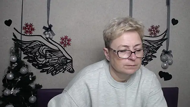 EmiliaGree online show from 12-20-25, 06:04