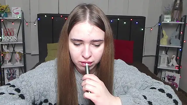 LauraHlot online show from 01-19-25, 01:00