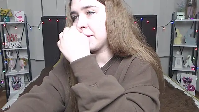 LauraHlot online show from 01-26-25, 05:02