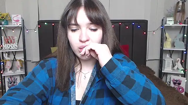 LauraHlot online show from 02-10-25, 09:47
