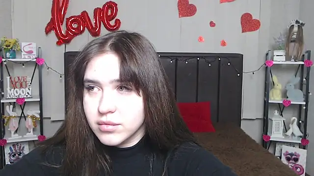 LauraHlot online show from 02-16-25, 12:52