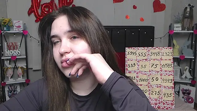 LauraHlot online show from 03-02-25, 01:04