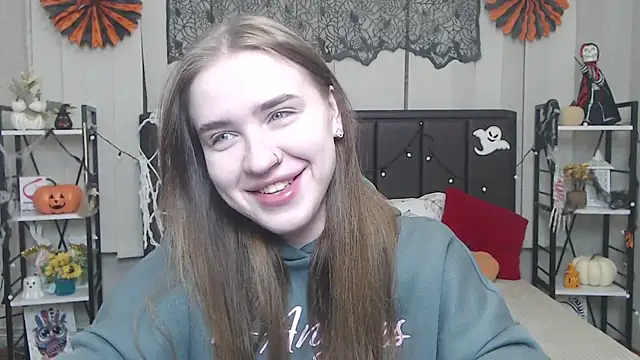 LauraHlot online show from 10-26-25, 06:47