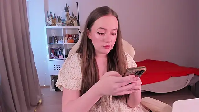 WalkingGirl online show from 10-18-25, 12:17