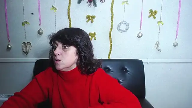LuciaMii online show from 12-27-24, 06:10