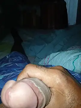 Snapshot of taylorWiiz chatting on 11-11-25, 04:12 taylorWiiz online show from 11-11-25, 04:12