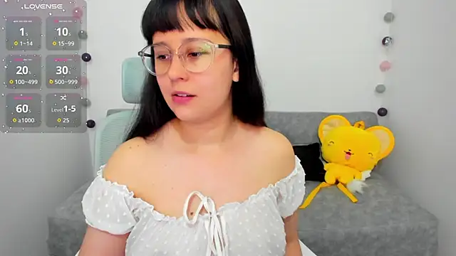 Snapshot of Sofiskies chatting on 11-08-25, 11:47 Sofiskies online show from 11-08-25, 11:47