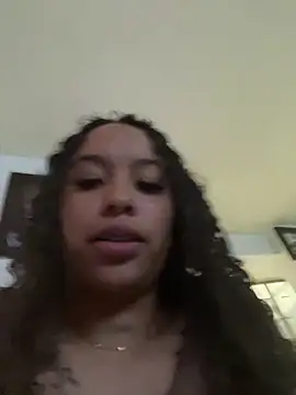 Snapshot of MarieLeon chatting on 10-03-25, 09:45 MarieLeon online show from 10-03-25, 09:45