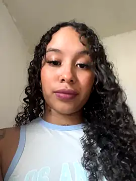 Snapshot of MarieLeon chatting on 10-04-25, 09:13 MarieLeon online show from 10-04-25, 09:13