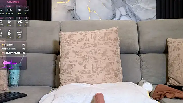 anellejones online show from 12-16-25, 03:22