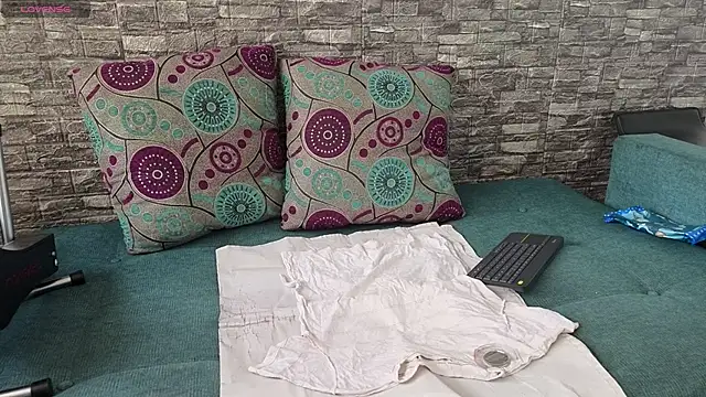 anellejones online show from 02-11-26, 08:14