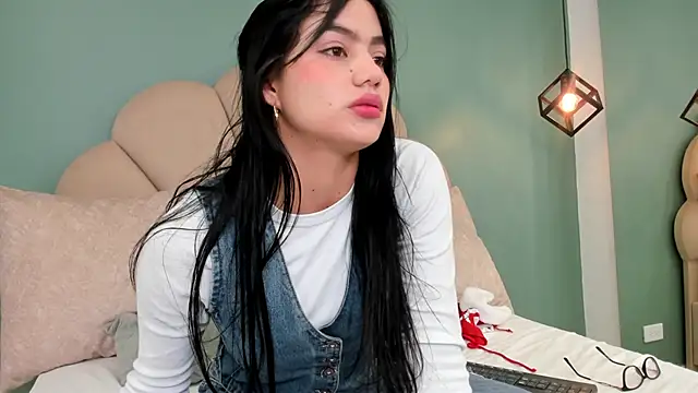 ariel jonees online show from 12-24-24, 01:17