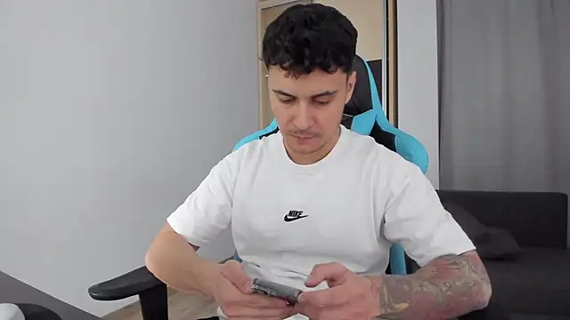 MatMalonne online show from 02-14-25, 04:41