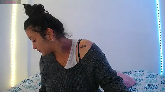 Laurenkenner  online show from 02-18-25, 04:48