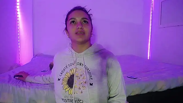 Laurenkenner  online show from 03-20-25, 09:24