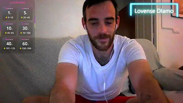 Snapshot of _NakedChef_ chatting on 09-10-25, 05:24  NakedChef  online show from 09-10-25, 05:24