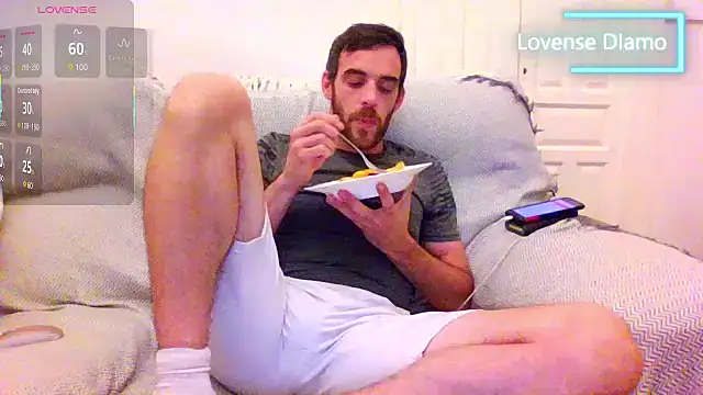 Snapshot of _NakedChef_ chatting on 10-08-25, 10:07  NakedChef  online show from 10-08-25, 10:07