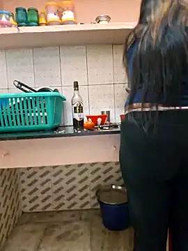 Snapshot of N-Natasha chatting on 01-10-25, 12:47 N-Natasha online show from 01-10-25, 12:47