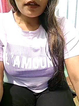 Snapshot of N-Natasha chatting on 01-29-25, 03:54 N-Natasha online show from 01-29-25, 03:54