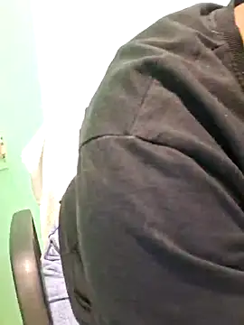 Snapshot of N-Natasha chatting on 02-04-25, 01:34 N-Natasha online show from 02-04-25, 01:34