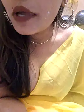 Snapshot of N-Natasha chatting on 02-26-25, 08:33 N-Natasha online show from 02-26-25, 08:33