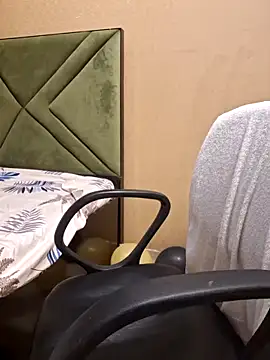 Snapshot of N-Natasha chatting on 03-01-25, 09:15 N-Natasha online show from 03-01-25, 09:15