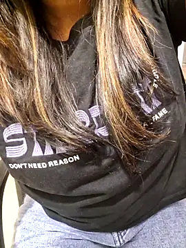 Snapshot of N-Natasha chatting on 03-07-25, 10:43 N-Natasha online show from 03-07-25, 10:43