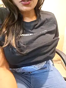 Snapshot of N-Natasha chatting on 03-17-25, 12:19 N-Natasha online show from 03-17-25, 12:19