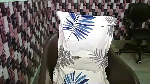 Snapshot of N-Natasha chatting on 09-21-25, 09:33 N-Natasha online show from 09-21-25, 09:33