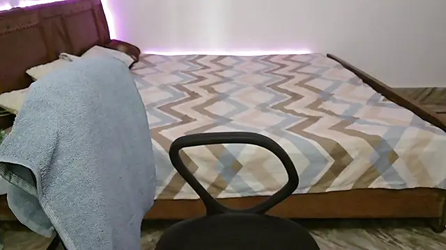 Snapshot of N-Natasha chatting on 11-04-25, 10:03 N-Natasha online show from 11-04-25, 10:03