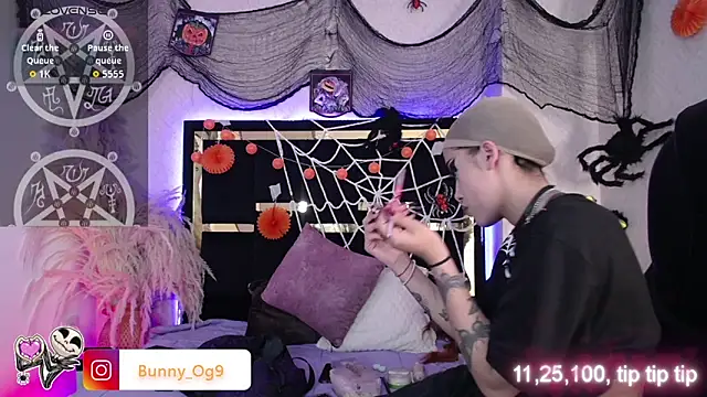 Bunny O online show from 10-24-25, 08:49