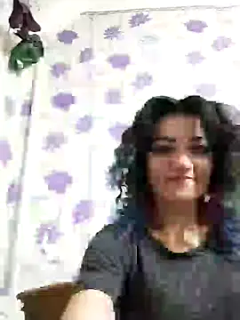Snapshot of SweetLeila40 chatting on 02-07-25, 08:31 SweetLeila40 online show from 02-07-25, 08:31