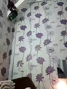 Snapshot of SweetLeila40 chatting on 02-11-25, 10:28 SweetLeila40 online show from 02-11-25, 10:28