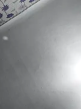 Snapshot of SweetLeila40 chatting on 03-05-25, 05:29 SweetLeila40 online show from 03-05-25, 05:29